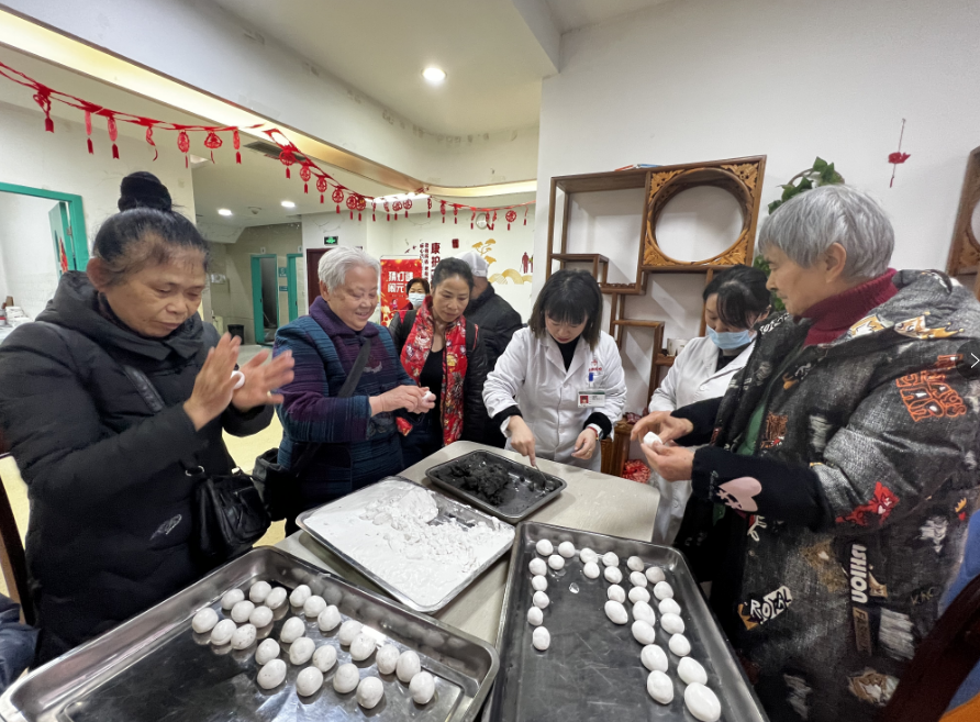 重庆金浦·黄杨新城医院|| 包汤圆、猜灯谜，喜庆元宵共度佳节！